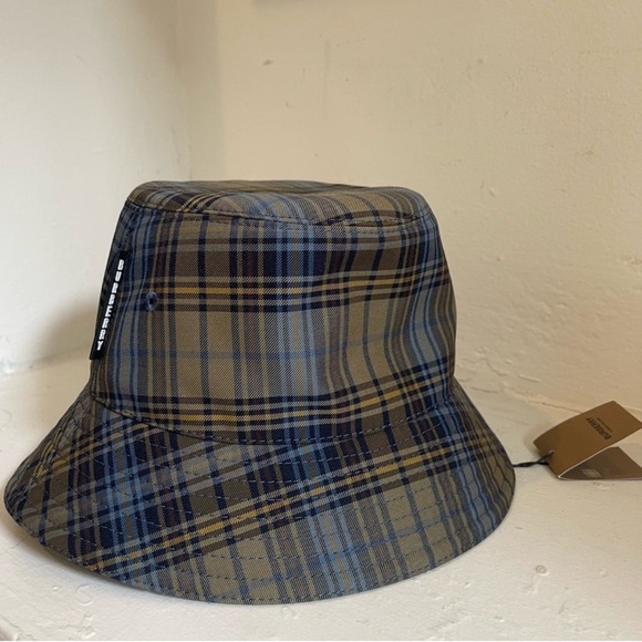 Burberry Bucket Hat - Picture 1 of 8